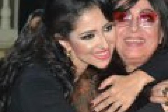 بالصور: حنان مطاوع تحتفل بعيد ميلاد سهير المرشدي مع "أنا الرئيس"