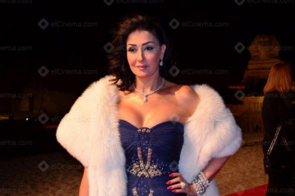 غادة عبدالرازق تُعلن نيتها لاعتزال التمثيل عبر "فيس بوك"