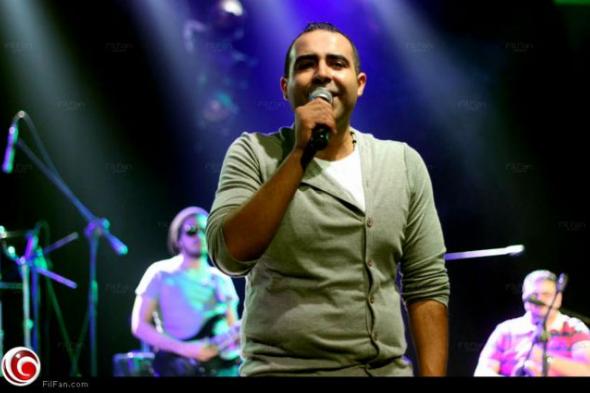 بالفيديو- محمد عدوية يعود للغناء بسبب الأيتام!