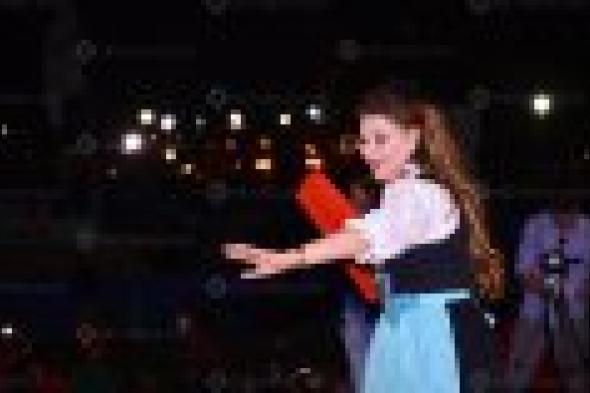 بالصور: صفاء أبو السعود تحتفل بعيد اليتيم في "دريم بارك"