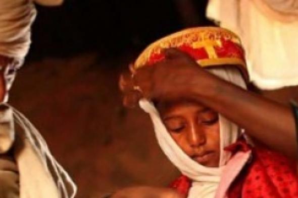 العرائس الأطفال” في الكاميرون يبعن “مثل الماعز″… بعض الرجال يعدون لزواج بناتهم قبل ولادتهن