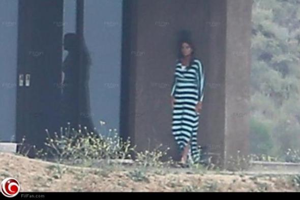 صورة- زوج والدة كيم كاردشيان يرتدي فستانا بعد إعلان نيته التحول لامرأة