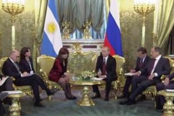 بالفيديو.. «بوتين» يبهر نساء العالم بطريقة تعامله مع رئيسة الأرجنتين