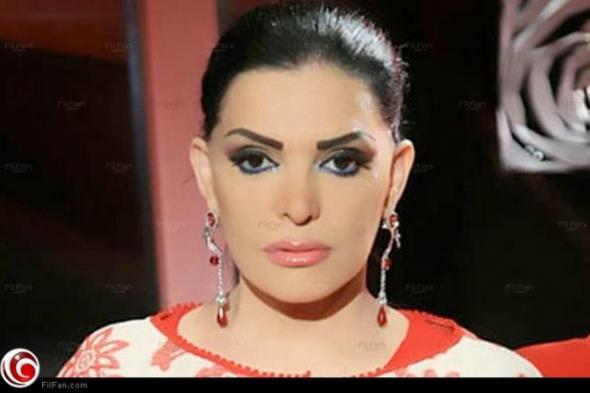 بالفيديو- نضال الأحمدية لمنى عبد الوهاب: "احترمي نفسك" قبل أن تنسحب على الهواء