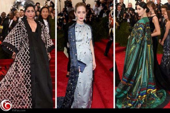 صورة- الـCapes يزين فساتين نجمات Met Gala