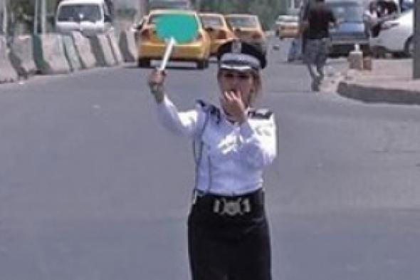 شرطيات عراقيات لمواجهة أزمات المرور في شوارع بغداد