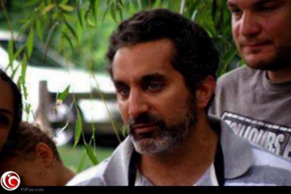 باسم يوسف يطالب وسائل الإعلام بالابتعاد عن جنازة والده