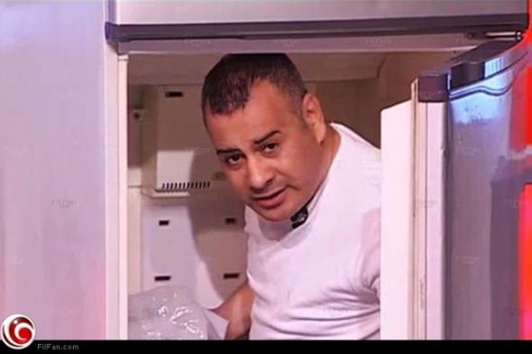 بالفيديو- القرموطي يفتتح حلقة "مانشيت" من الثلاجة