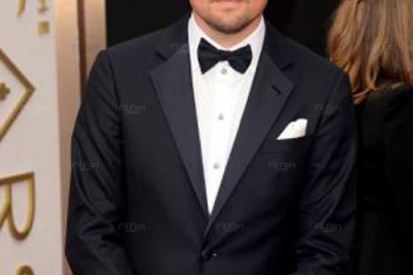 ليوناردو دي كابريو يقاضي مجلة بسبب شائعة "إثبات نسب" مع هذه المغنية