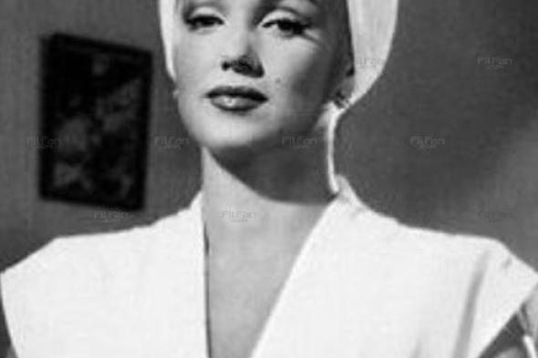 بالصور- فنانات سبقن فتيات الألفية الثالثة بالـTurban منذ عشرات السنوات