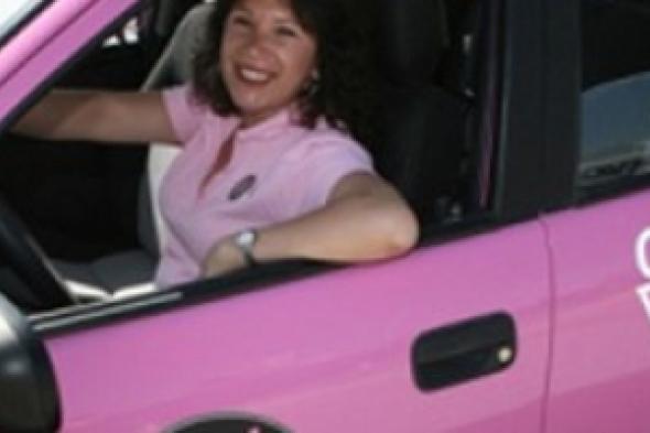«التاكسي الوردي» لحماية نساء مصر من التحرش الجنسي!