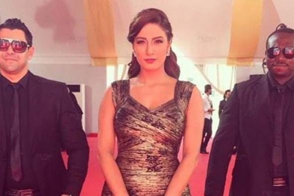 بالصور- 5 معلومات لا تعرفها عن مقدمة برنامج "رامز واكل الجو"