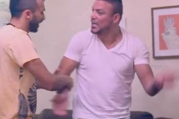 بالفيديو- عمرو زكي يعتدي بالضرب على بعض أعضاء فريق "المشاغب" إبراهيم سعيد