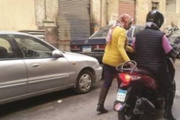شيماء.. أول فتاة تنشئ مدرسة لتعليم قيادة السكوتر