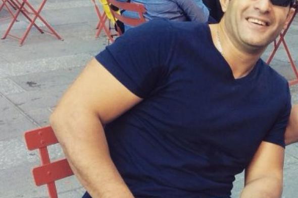 أحمد السقا يسافر السعودية لأداء مناسك العمرة