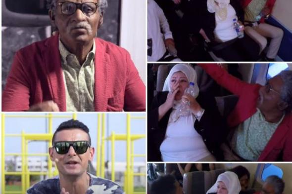 بالفيديو: رامز جلال يُقبِّل يد ورأس عفاف شعيب ليستسمحها في "رامز واكل الجو"