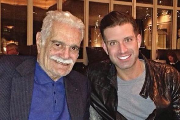 كيف اعتنى عمر الشريف بحفيده؟