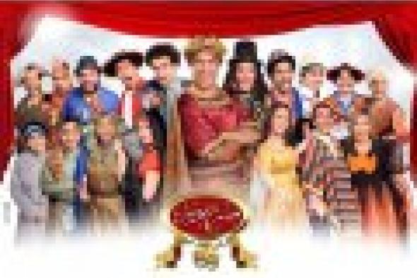 بالصور: إقبال جماهيري كبير على اليوم الأول من عروض"مسرح مصر"