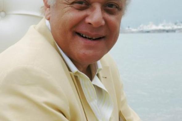 محمود عبد العزيز يبدأ التحضير لمسلسله الجديد