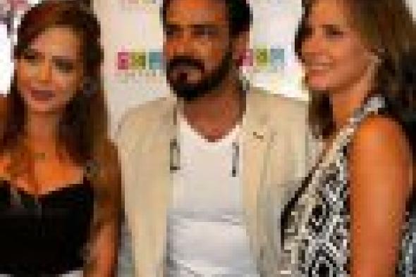 بالصور: محمد رجب يحتفل مع نجمات "الخلبوص" بالعرض الخاص للفيلم