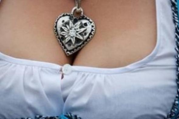 انجذاب الرجل إلى صدر المرأة.. غريزة أم قلة أدب !!!!