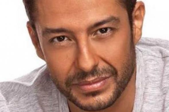 حماقي حائر للمرة الثالثة في ألبومه السابع "عمره ما يغيب"!
