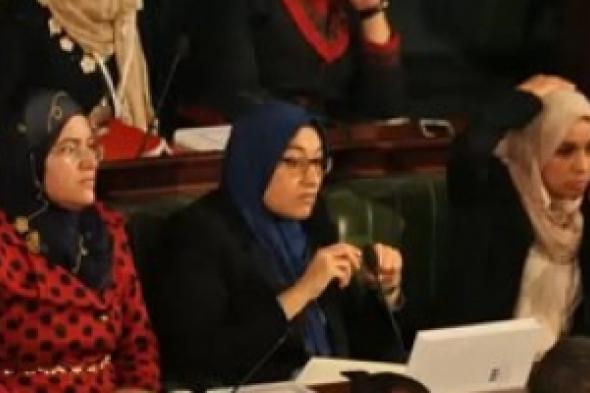 المرأة التونسية والحياة السياسية: مشاركة أم حضور؟