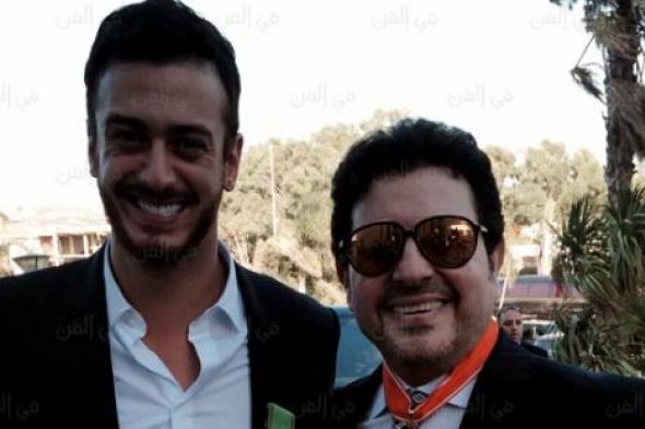 بالصور- ملك المغرب يكرم هاني شاكر وحسين الجسمي بأوسمة ملكية