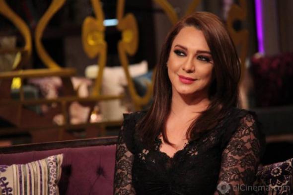 سلاف فواخرجي: لن أغادر سوريا مثل زملائي الفنانين