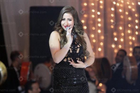 نادية مصطفى تنفي توجيه إنذار لبوسي بسبب ملابسها في "عيال حريفة"