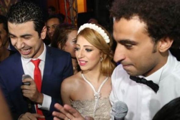 بالفيديو- علي ربيع يغني "كابوريا" في زفافه