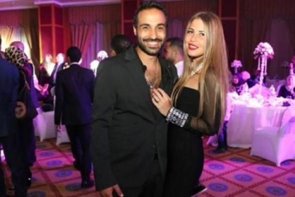 صورة- زفاف علي ربيع يُخرج أحمد فهمي وزوجته منة حسين فهمي للأضواء