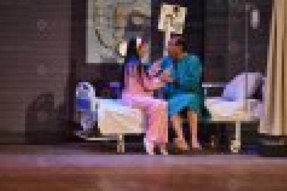 بالصور: وزير الثقافة يفتتح مسرحية "غيبوبة" بالقاهرة