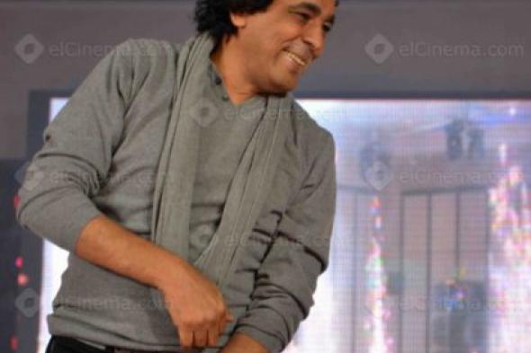 محمد منير يغادر "دار الفؤاد" بعد تركيب دعامة بالقلب