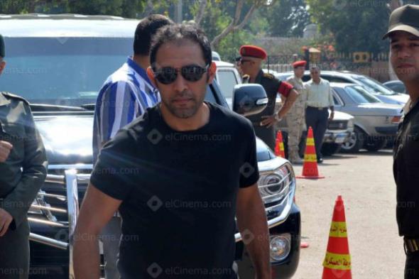 عمرو مصطفى يشكِّك في جمعية "المؤلفين والملحنين" ويطالب بحلَّها