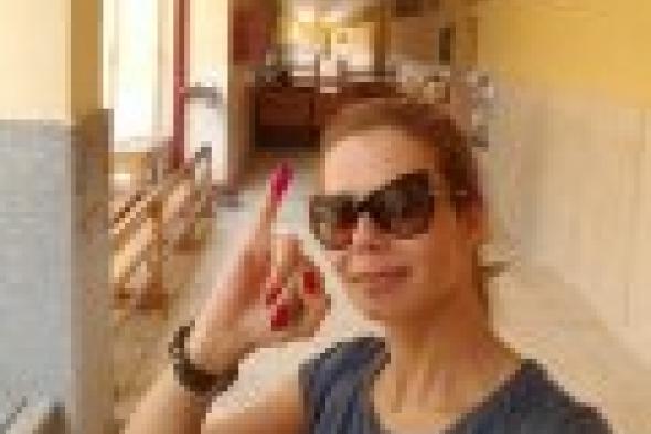 بالصور: هؤلاء النجوم شاركوا في الانتخابات بيومها الأول