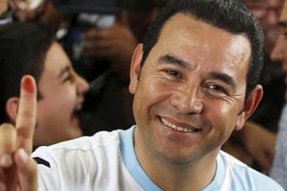 ممثل كوميدي يفوز برئاسة جواتيمالا بأغلبية ساحقة