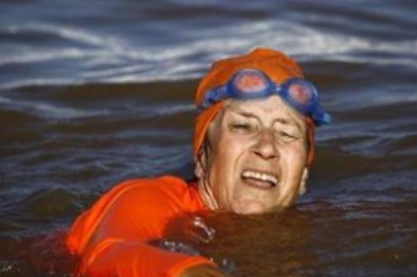 سفيرة هولندا في السودان عبرت نهر النيل دفاعاً عن المرأة