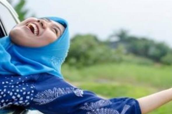 لبنانية في الثامنة عشرة