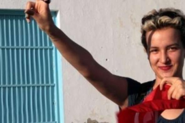 أمينة السبوعي: عودة المتمردة عارية الصدر