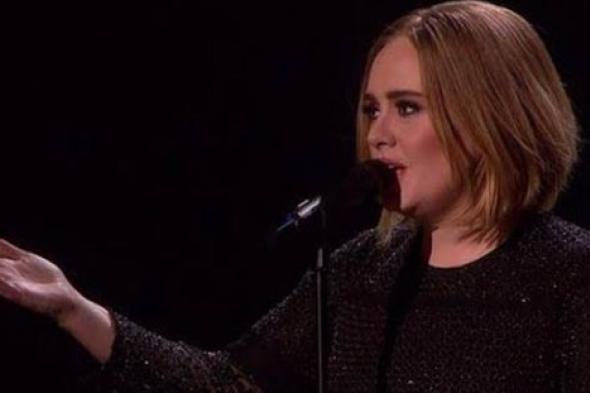 بالفيديو- أديل وOne Direction يختتمان X Factor
