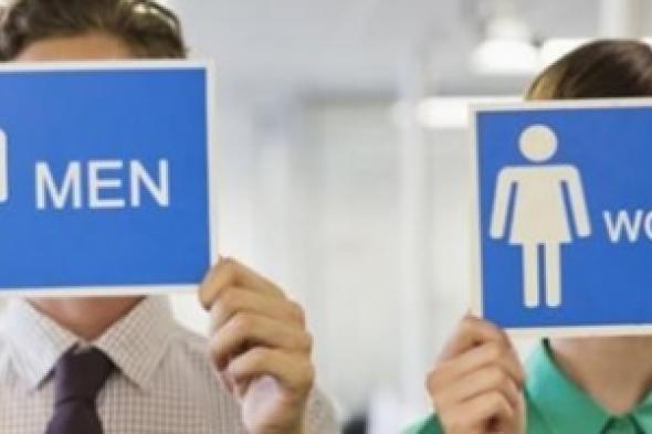 كيف بدأ استخدام ملصقات الرجال والنساء في دورات المياه ؟