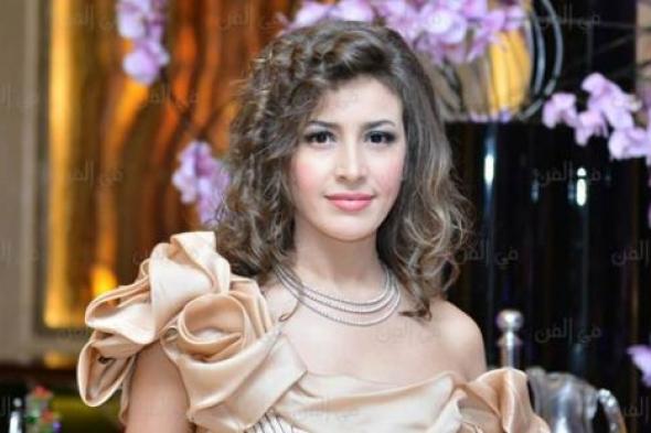 جنات تغني أغنية فيلم غادة عبد الرازق الجديد "اللي اختشوا ماتوا".. وتحتفل بعيد ميلادها مع فريق الفيلم