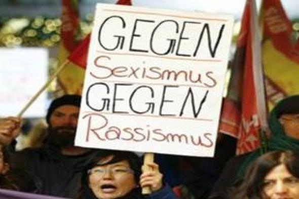 تظاهرات في كولونيا احتجاجاً على الاعتداءات الجنسية التي تعرضت لها 80 امرأة ليلة رأس السنة