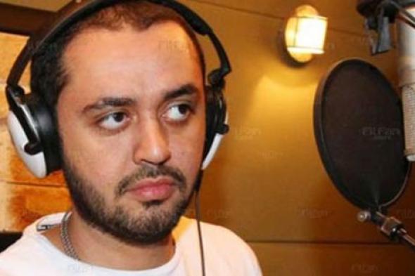 حاتم فهمي يحضر ألبوما غنائيا جديدا بعد خروجه من السجن