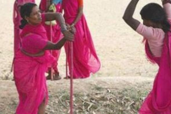 نساء الهند يستعن بـ «عصابة القرنفل» لردع عنف الأزواج