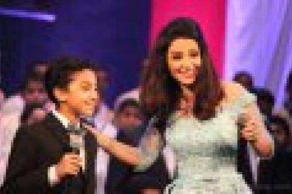 صور | ديانا حداد تشعل مسرح جامعة مصر وتشارك نجم "The Voice Kids" الغناء