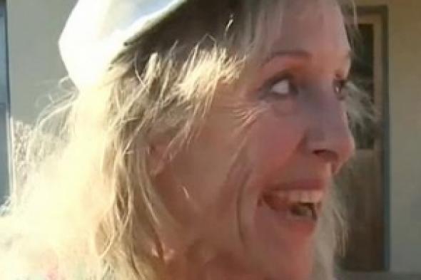 انقاذ امرأة في العقد الثامن من عمرها في صحراء اريزونا