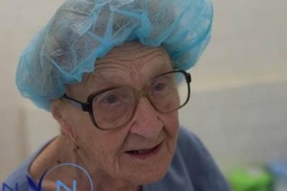 بالصور : 88 عاما ومازالت على رأس عملها ... ليفوشكينا جراحة روسية متميزة رغم شيخوختها