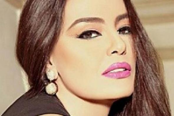 شريهان تصلي من أجل شهداء حلب